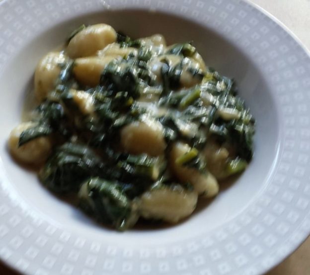 Gnocchi in Mangold-Oberssoße